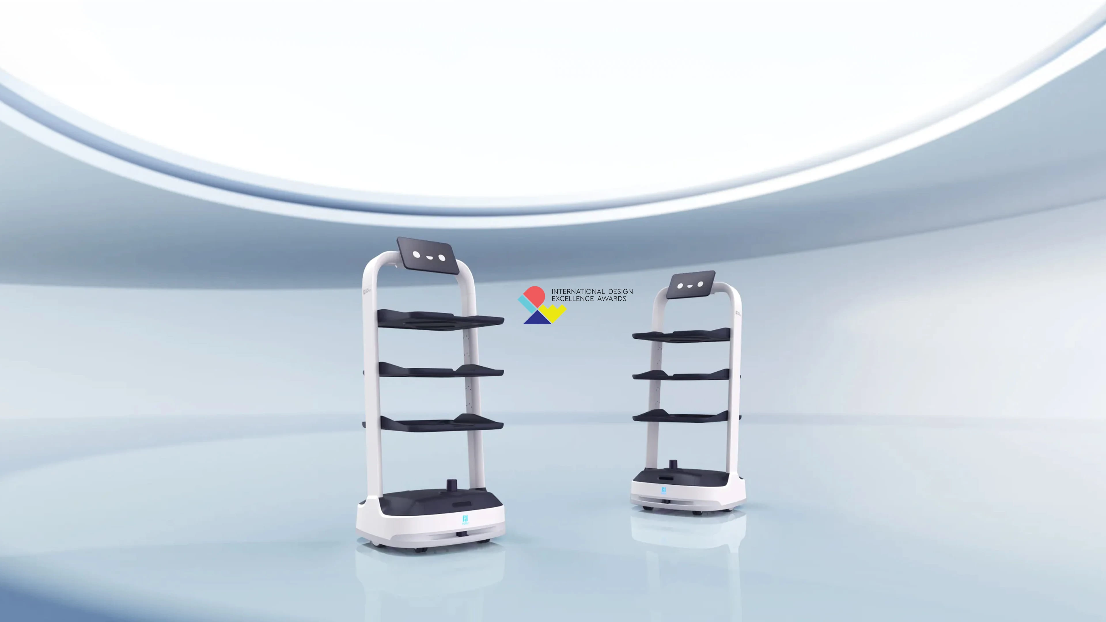 İki PuduBot 2 servis robotu